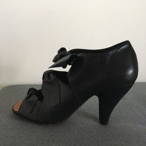 Chie Mihara sandals